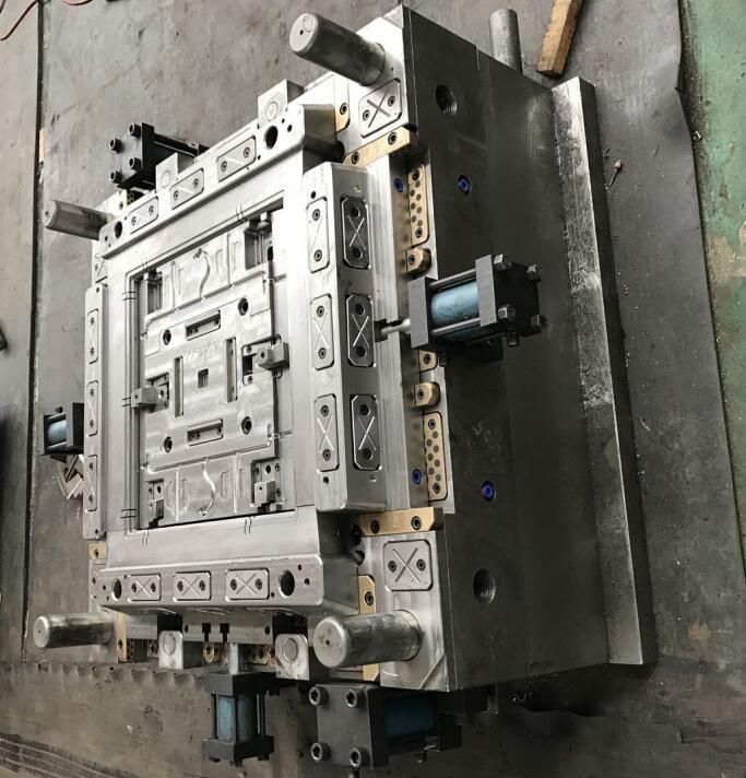 大型模具工厂 润滑油桶与塑料桶模具的专业制造