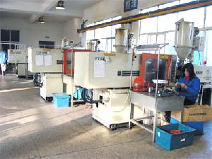 东莞市长安益艺五金塑胶模具厂 专业模具制造的引领者