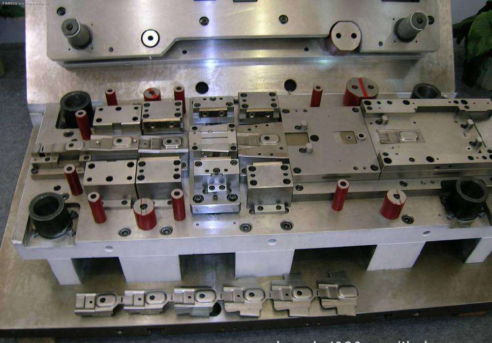 模具行业的前景与趋势 当精密制造遇见化工产品创新